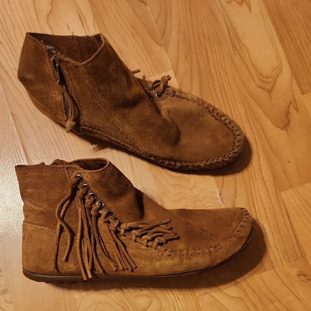 Minnetonka Brown Suede Moccasins